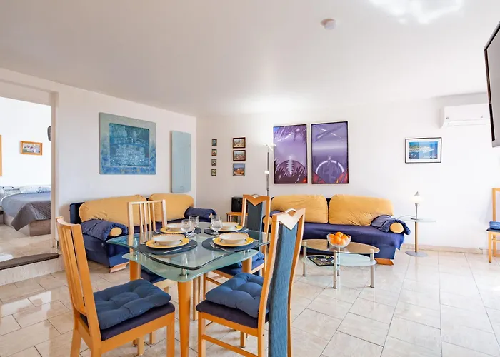 Botrel By Interhome *