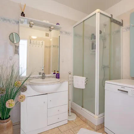 Daire Botrel By Interhome Sainte-Maxime
